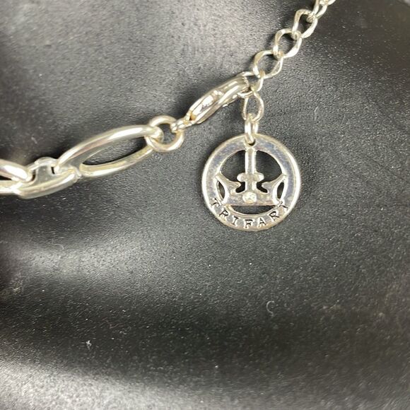 Trifari Crown Silver Oval Mixed Size Chain Link Necklace - Picture 4 of 9